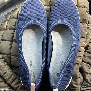 Cloudsteppers by Clark’s navy womens size 8 1/2 show- brand new never worn